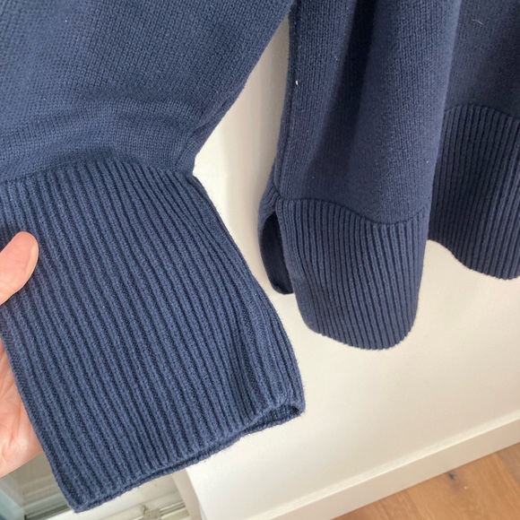 GAP Deep Blue Knit Pullover - Picture 2 of 6
